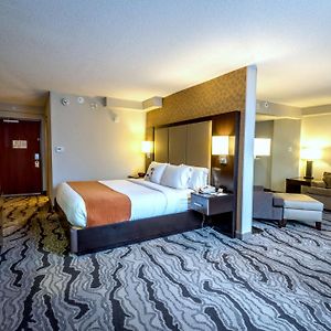 King Room Roll Shower Mobility Hearing Access